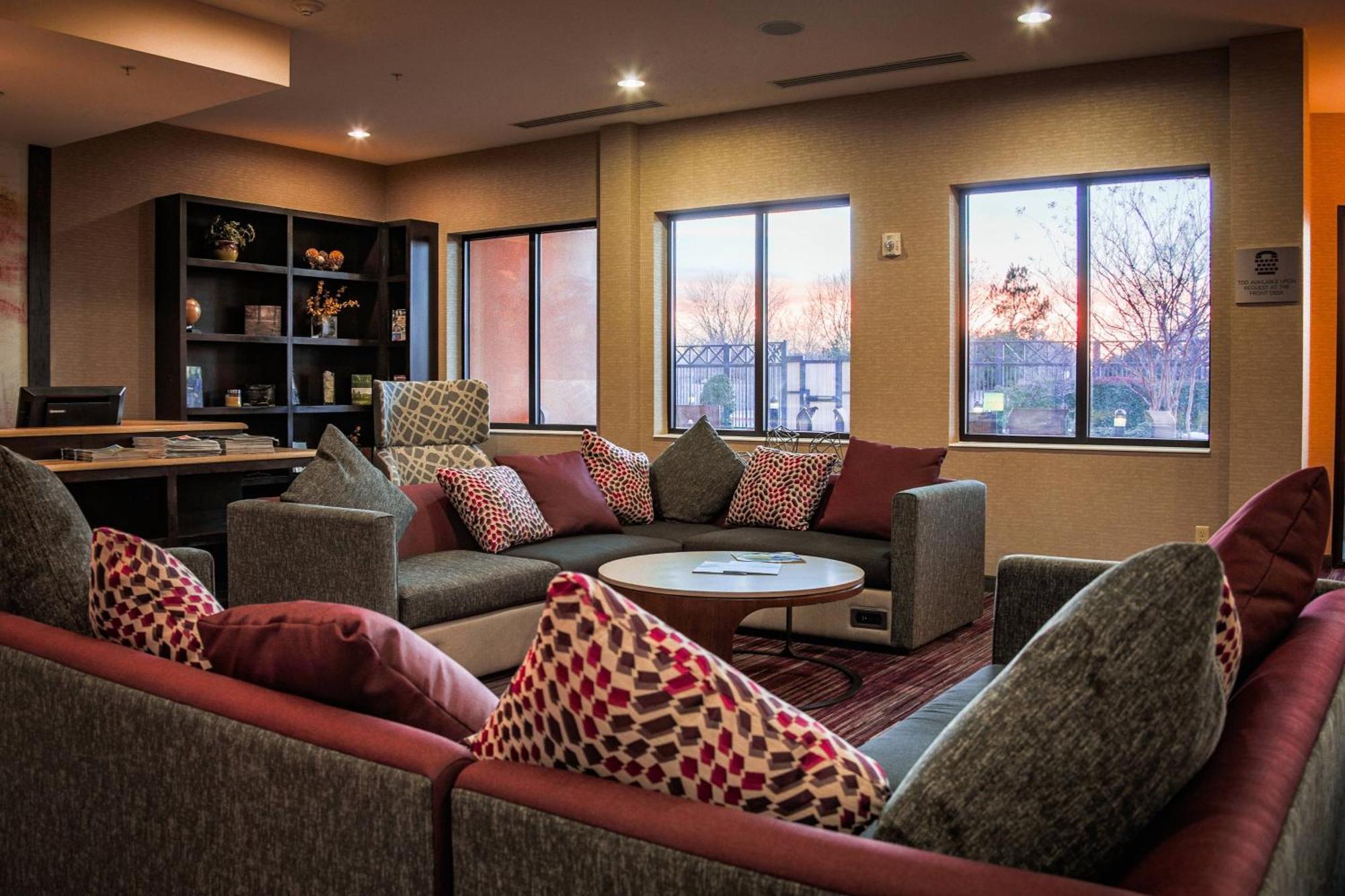 Hotel Courtyard By Marriott Norman Esterno foto